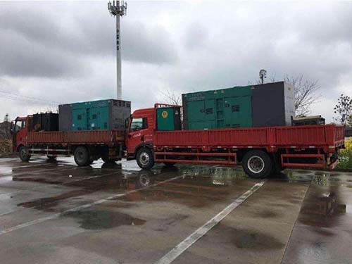 集安涂抹密封胶后，需要等待多长时间才能安装水冷式机油散热器密封件？